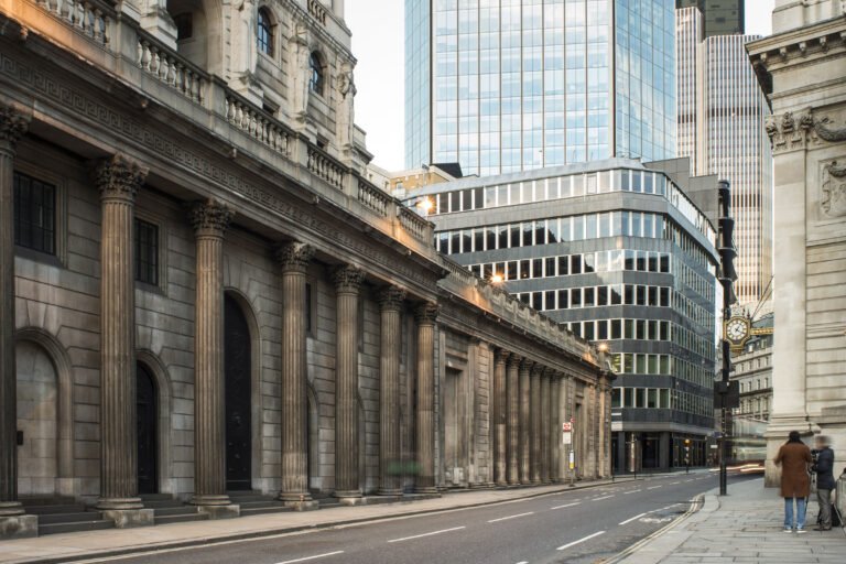 Can restaurants in London hire chefs and hospitality workers from abroad?